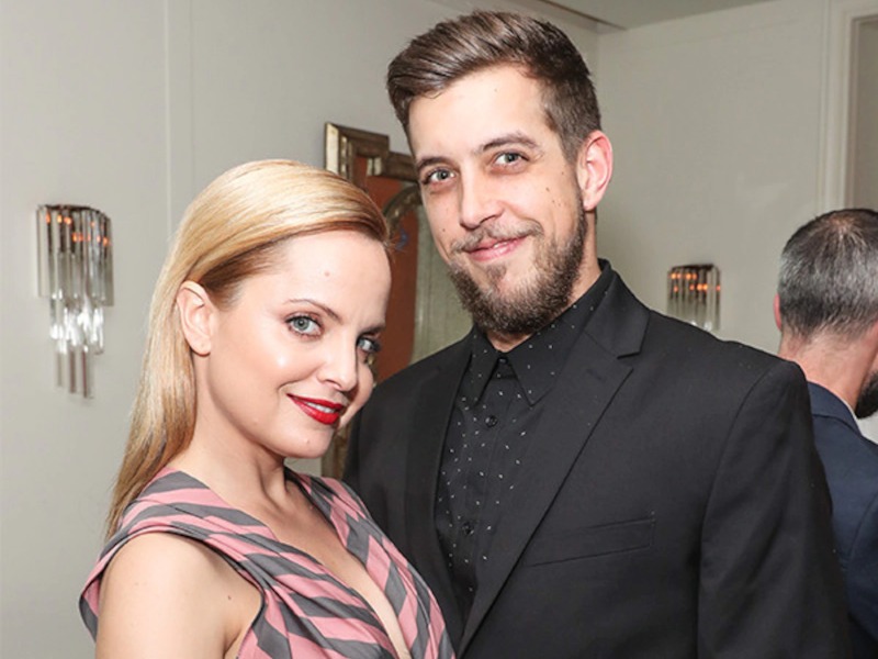 Ando Suvari's daughter Mena Suvari  with her present husband Michael Hope in a frame